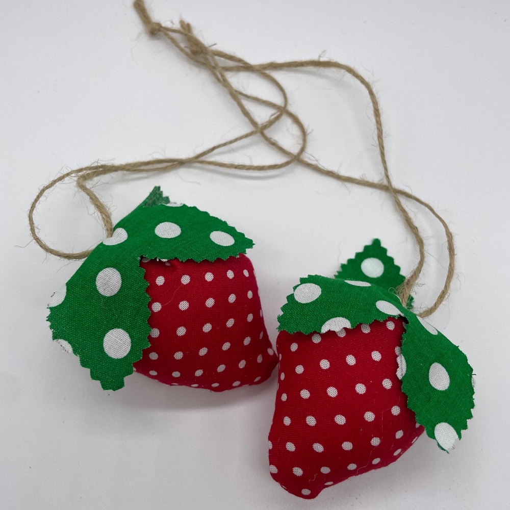 Set of 2 Strawberries / Farmhouse Decor / Hanging Decor / Fabric Strawberries